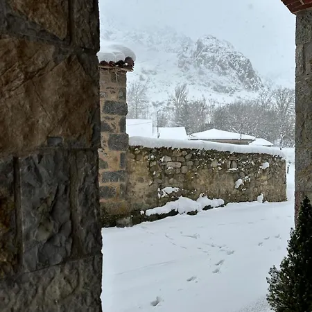 里奥假日乡村酒店 酒店 *